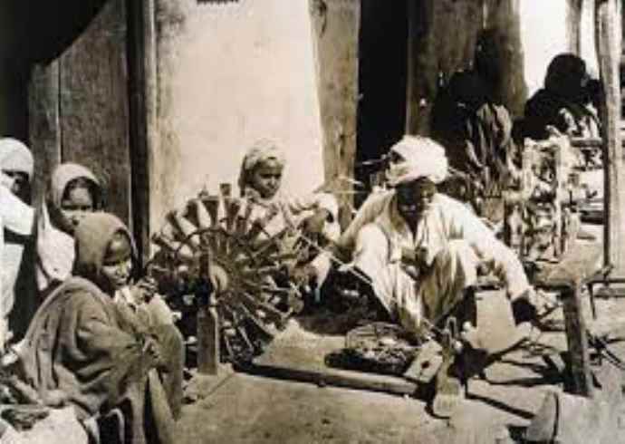 भारतीय संस्कृति में खादी वस्त्रों का क्या महत्व है?
