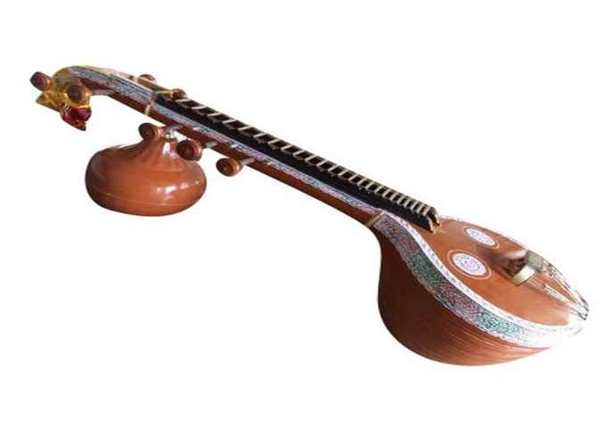 Describe the traditional Indian musical instrument, the veena.